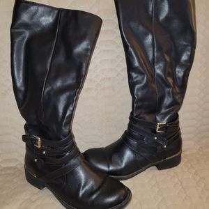 Black boots, Justfab, women's size 6, worn very accurately